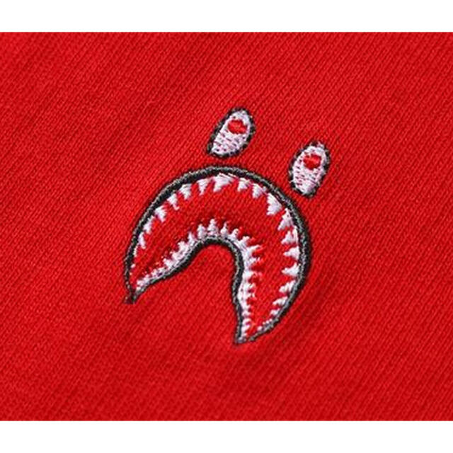 A BATHING APE(アベイシングエイプ)のBAPE SHARK ONE POINT TEE M 赤2xl メンズのトップス(Tシャツ/カットソー(半袖/袖なし))の商品写真