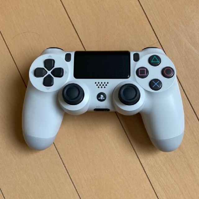 【ジャンク】PS4 コントローラー Dualshock4 ホワイト、ジャンク エンタメ/ホビーのゲームソフト/ゲーム機本体(家庭用ゲーム機本体)の商品写真