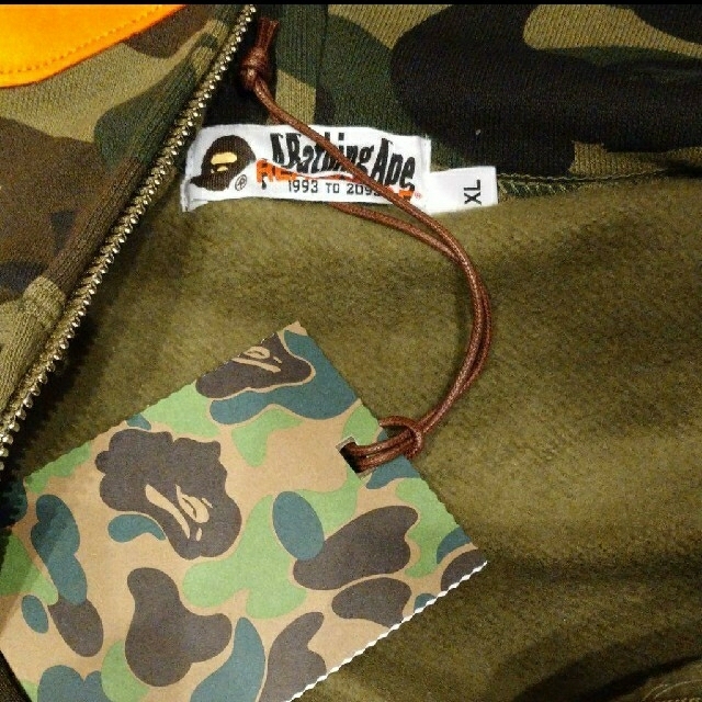 A BATHING APE(アベイシングエイプ)のXLサイズ BAPE X READYMADE TIGER SHARK パーカー メンズのトップス(パーカー)の商品写真