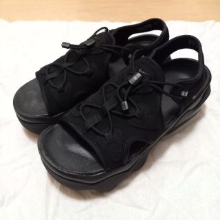 ナイキ(NIKE)の美品　NIKE koko ココ　サンダル ブラック alrmax ユニセックス(サンダル)