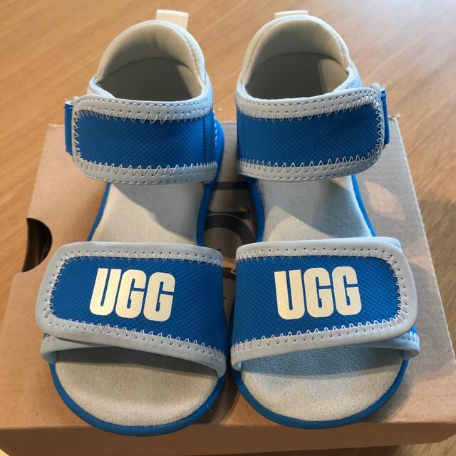 UGG(アグ)のShepachan様専用UGG トドラー キッズサンダル 15cm〜15.5cm キッズ/ベビー/マタニティのキッズ靴/シューズ(15cm~)(サンダル)の商品写真