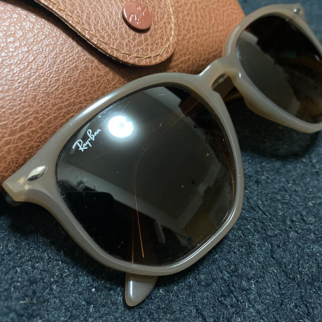 Ray-Ban ICON 4306F 1