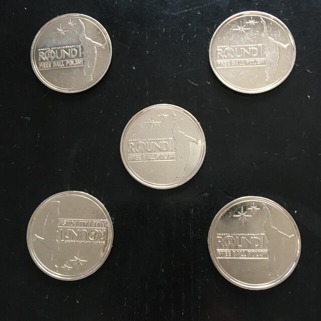 ラウンドワン　ポリッシャーコイン　　　　　5枚 チケットの施設利用券(ボウリング場)の商品写真