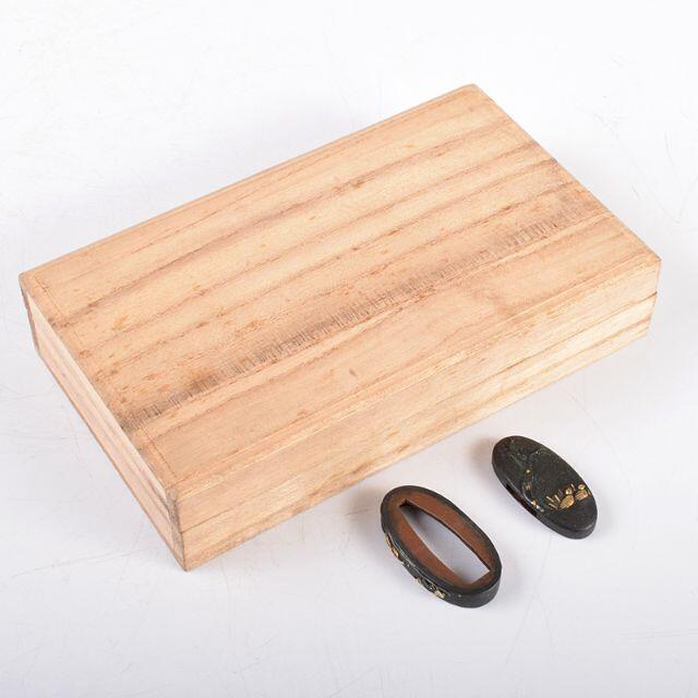 武具 刀装具 古銅彫金 鳥図 縁頭 時代箱付 V R3598 武具 刀装具 古銅彫金 鳥図 縁頭 時代箱付 V R3598