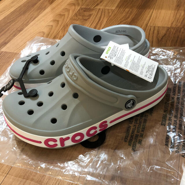 crocs(クロックス)のcrocs バヤバンド クロッグ Bayaband Clog ライトグレー  レディースの靴/シューズ(サンダル)の商品写真