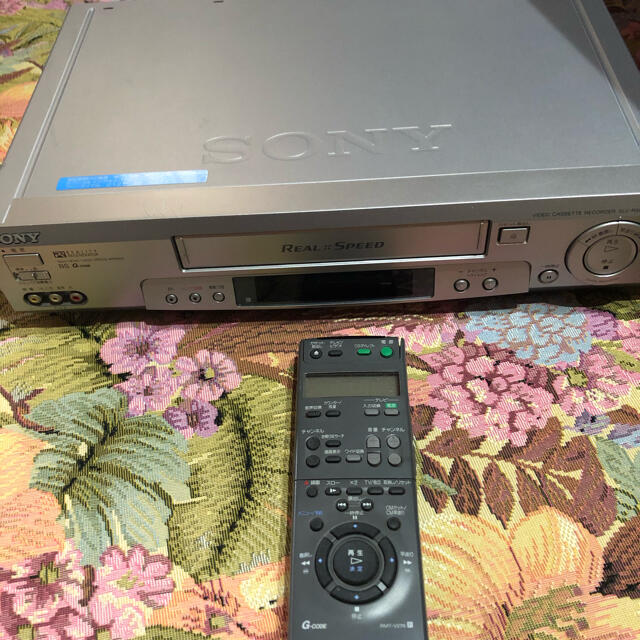 SONY(ソニー)のSONY VHSビデオデッキ　SLV-R500 中古動作品 スマホ/家電/カメラのテレビ/映像機器(その他)の商品写真