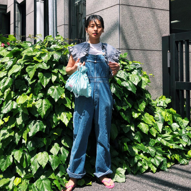 holiday(ホリデイ)のHOLIDAY ホリデイ　BIG DENIM OVER-ALL オーバーオール レディースのパンツ(サロペット/オーバーオール)の商品写真