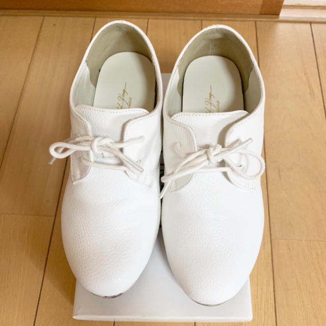 ホワイトシューズ　レディース レディースの靴/シューズ(ローファー/革靴)の商品写真