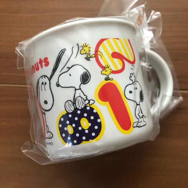 SNOOPY(スヌーピー)の新品　SNOOPY  水筒　お弁当箱　セット インテリア/住まい/日用品のキッチン/食器(弁当用品)の商品写真