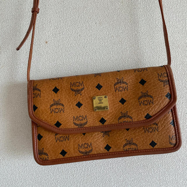 美品　値下げ中送料込み　MCM ショルダーバック