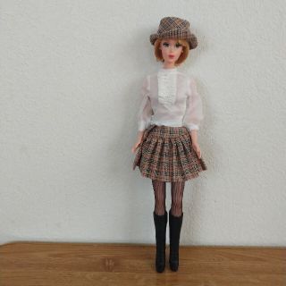 Barbie - バーバリーブルーレーベル barbie バービー 本体と服の通販