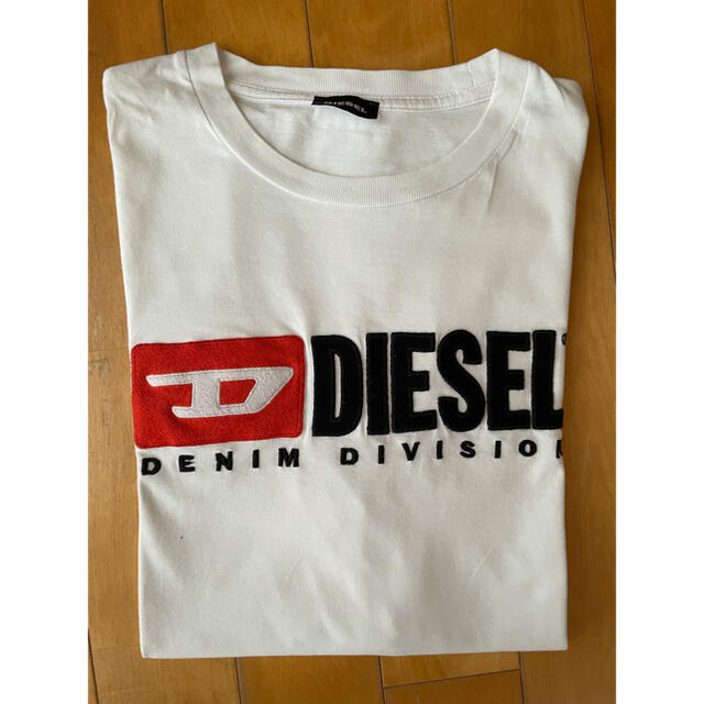 DIESEL(ディーゼル)のDIESEL Tシャツ white XL メンズのトップス(Tシャツ/カットソー(半袖/袖なし))の商品写真