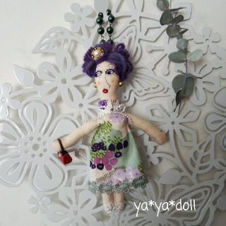 マダム人形　ドールチャーム　花柄　ya*ya*doll アクセサリー　インテリア(チャーム)