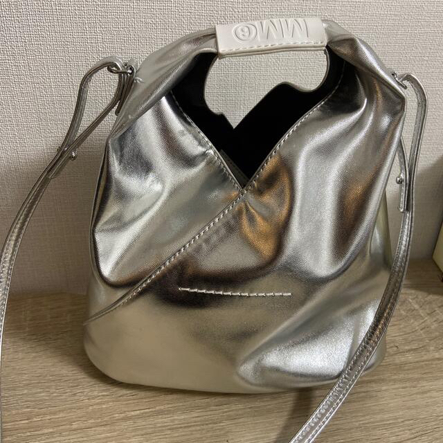 極美品 CHANELパンチング ダブルチェーン 斜め掛けショルダーバッグ 極美品 CHANELパンチング ダブルチェーン 斜め掛けショルダーバッグ