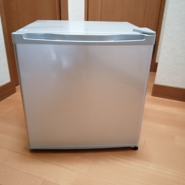 送料込み　美品　１ドア　冷蔵庫