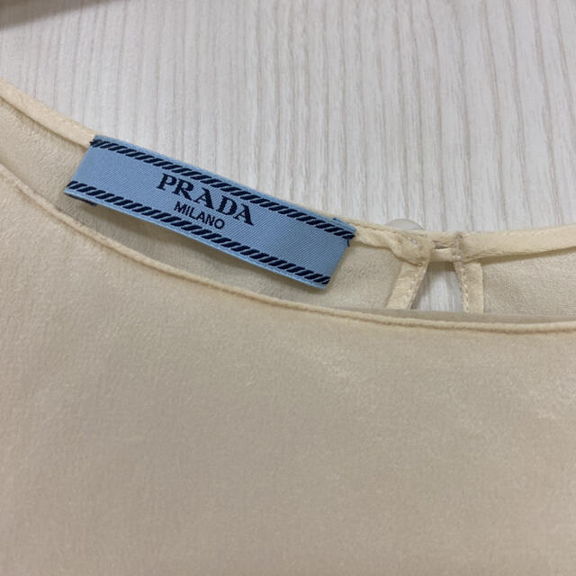 PRADA(プラダ)のPrada　シフォンブラウス　S-Mサイズ相当 レディースのトップス(シャツ/ブラウス(半袖/袖なし))の商品写真