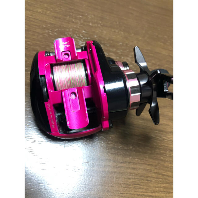 DAIWA(ダイワ)のダイワ  紅牙TWハイパーカスタム4.9R RM スポーツ/アウトドアのフィッシング(リール)の商品写真