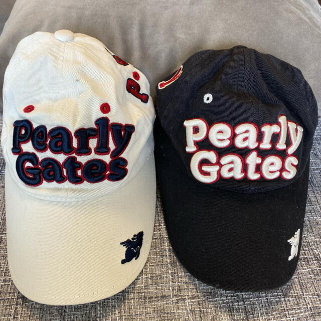 PEARLY GATES(パーリーゲイツ)のパーリーゲイツ　キャップ　ホワイト・ブラック２個セット スポーツ/アウトドアのゴルフ(ウエア)の商品写真