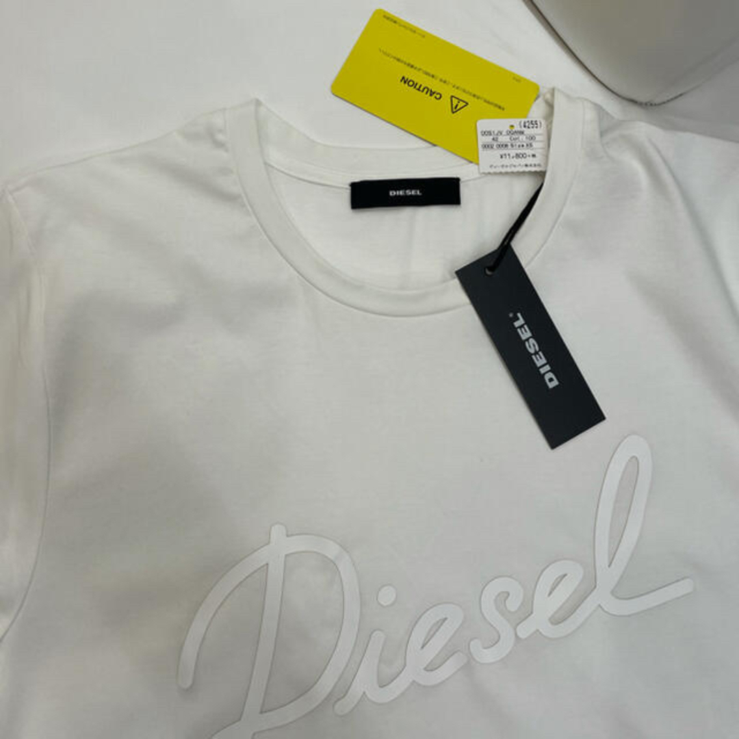 DIESEL(ディーゼル)のDIESEL(ディーゼル)Tシャツ　ホワイト　　　袖 裾 切りっぱなし メンズのトップス(Tシャツ/カットソー(半袖/袖なし))の商品写真