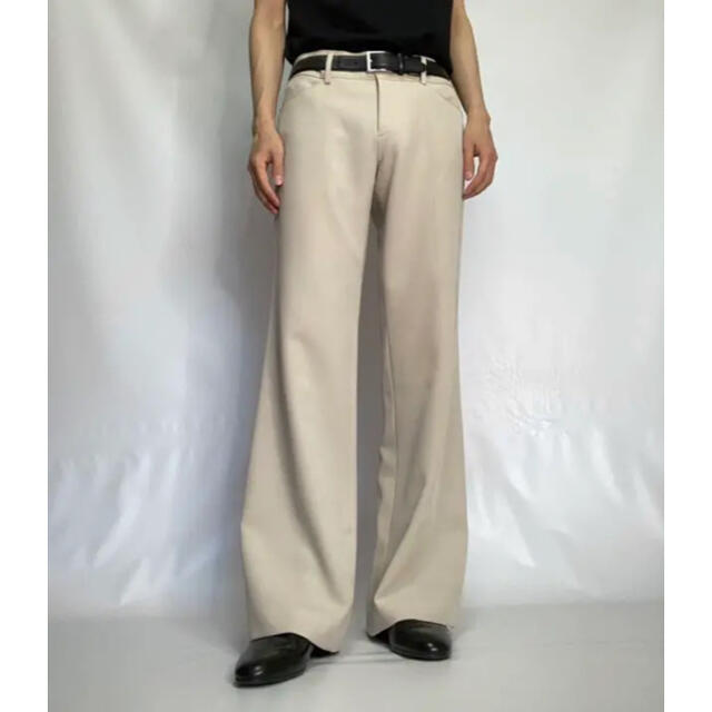 LIGHT BEIGE FLARE SLACKS 978P フレアパンツ メンズのパンツ(スラックス)の商品写真