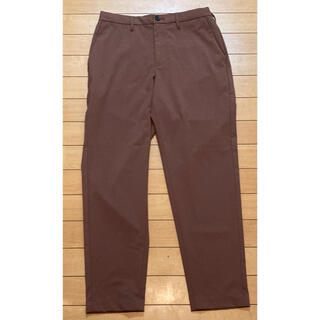 ジーユー(GU)のスラックス　パンツ　ズボン　赤　茶　紫　流行り　淡い色　淡い　S (スラックス)