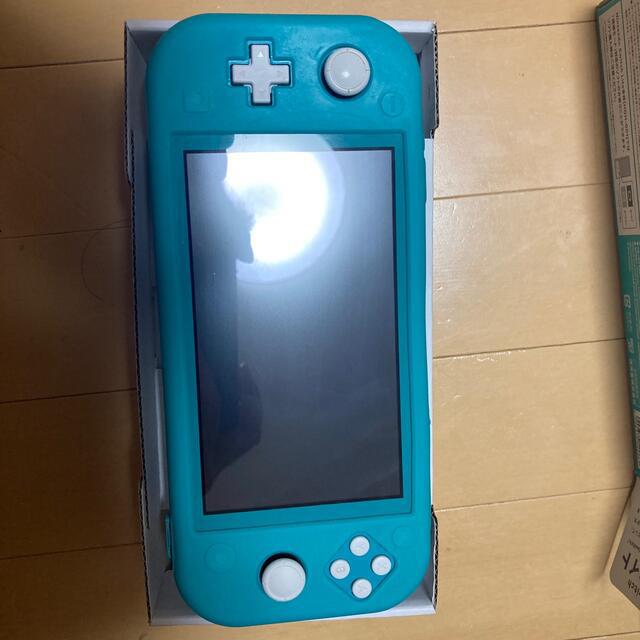 Nintendo Switch  Lite ターコイズ エンタメ/ホビーのゲームソフト/ゲーム機本体(家庭用ゲーム機本体)の商品写真