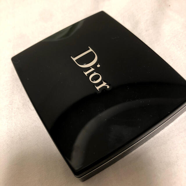 Dior(ディオール)のDior　ディオール　サンククルール136　ライラックライト コスメ/美容のベースメイク/化粧品(アイシャドウ)の商品写真