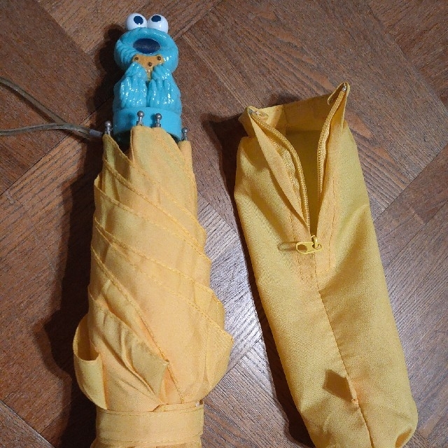 SESAME STREET(セサミストリート)のクッキーモンスター折りたたみ傘 エンタメ/ホビーのおもちゃ/ぬいぐるみ(キャラクターグッズ)の商品写真