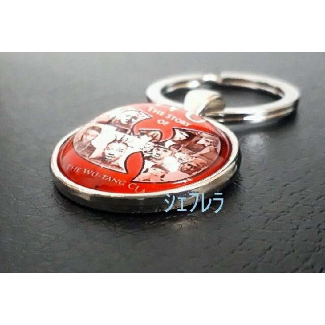 希少品　★Wu-Tang Clan　ロゴ キーホルダー　赤×銀色 メンズのファッション小物(キーホルダー)の商品写真