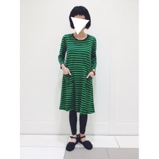 マリメッコ(marimekko)のマリメッコ　ボーダーワンピース    tiia  tasaraita(ひざ丈ワンピース)