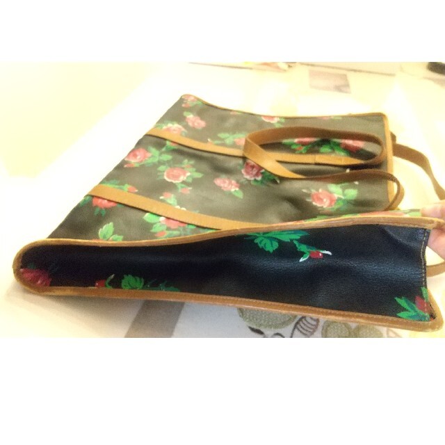 KENZO(ケンゾー)のKENZO 花柄 肩掛けバッグ レディースのバッグ(ショルダーバッグ)の商品写真