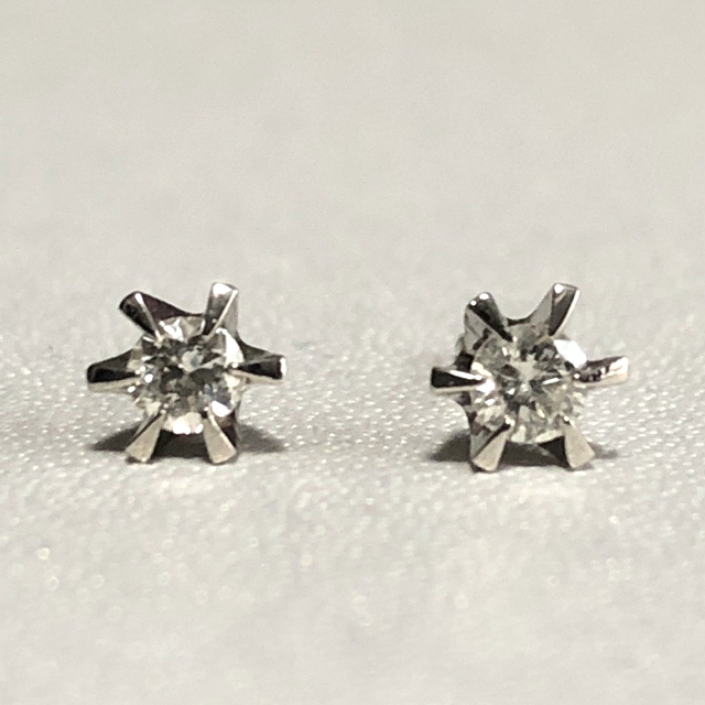 玄関先迄納品 ◇値下げしました◇pt900 ダイヤモンドピアス 0.4ct