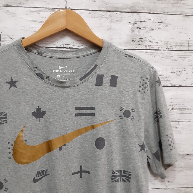 NIKE(ナイキ)の✨NIKE✨　ナイキ　希少ゴールドロゴT　men's　Ｌsize メンズのトップス(Tシャツ/カットソー(半袖/袖なし))の商品写真