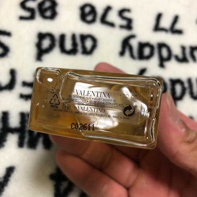 valentino シャワージェル　50ml コスメ/美容の香水(香水(女性用))の商品写真