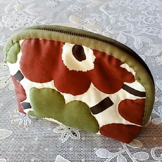 マリメッコ(marimekko)のブラウン×グリーン　ポーチ　ハンドメイド(ポーチ)