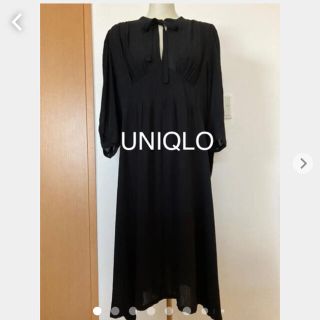 ユニクロ(UNIQLO)のユニクロ　ワンピース　黒色美品(ロングワンピース/マキシワンピース)