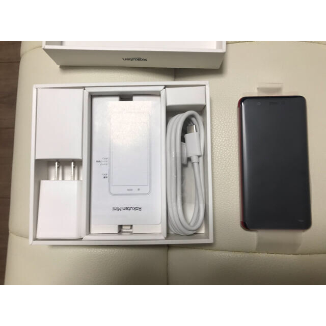 ANDROID(アンドロイド)の楽天MINI レッド スマホ/家電/カメラのスマートフォン/携帯電話(スマートフォン本体)の商品写真