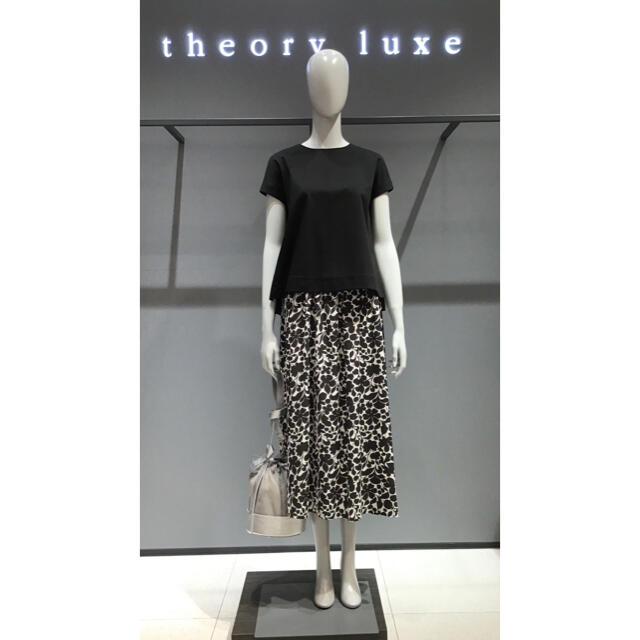 Theory luxe(セオリーリュクス)のTheory 19ss 花柄スカート レディースのスカート(ロングスカート)の商品写真