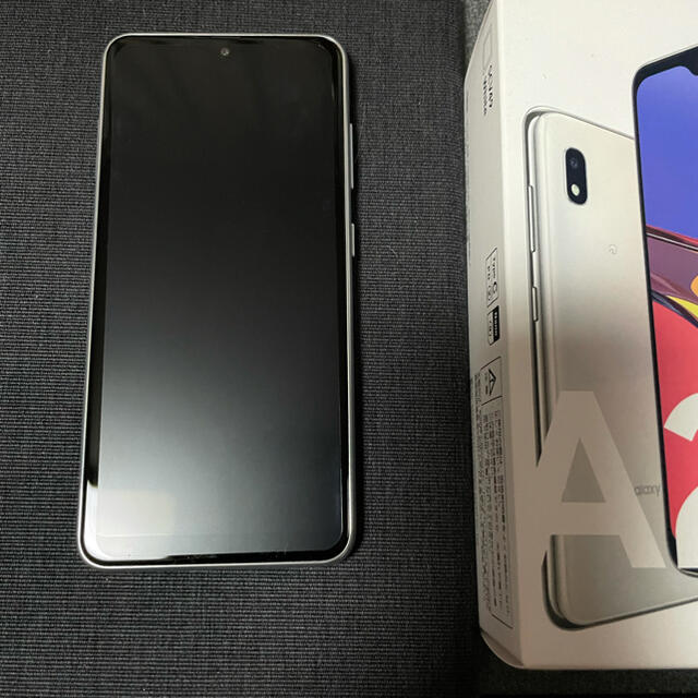 Galaxy(ギャラクシー)のGALAXY A21 White スマホ/家電/カメラのスマートフォン/携帯電話(スマートフォン本体)の商品写真