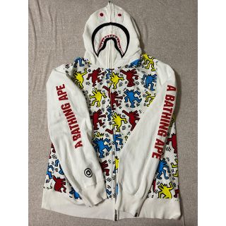 アベイシングエイプ(A BATHING APE)のアベイシングエイプ&キースヘリング　コラボシャークパーカー(パーカー)