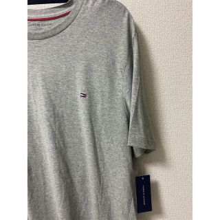 トミーヒルフィガー(TOMMY HILFIGER)の【新品】Tommy トミーフィルフィガーXLグレー 半袖tシャツ ブランド　人気(Tシャツ/カットソー(半袖/袖なし))