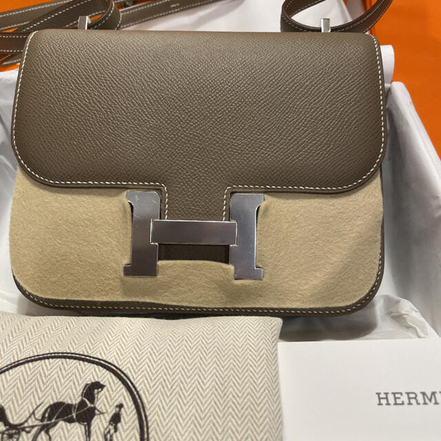 Hermes(エルメス)のココさま専用です　エルメスコンスタンスミニ　エトープ　最新　Z刻印 レディースのバッグ(ショルダーバッグ)の商品写真