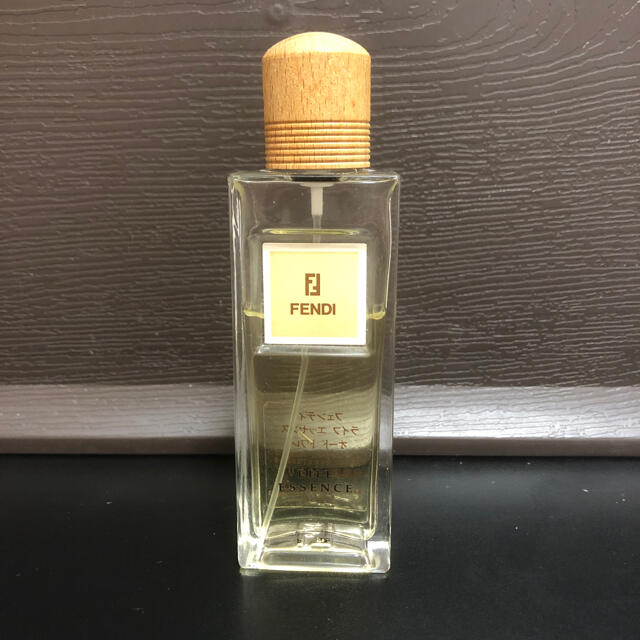 FENDI(フェンディ)の稀少😲FENDI 香水オードトワレライフエッセンス50ml ⚠️used箱無し コスメ/美容の香水(ユニセックス)の商品写真