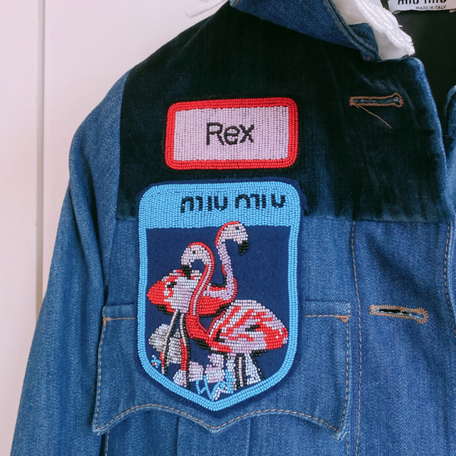 MIUMIU ミュウミュウ レース付襟 ビーズワッペン付 デニムジャケット MIUMIU ミュウミュウ レース付襟 ビーズワッペン付 デニムジャケット