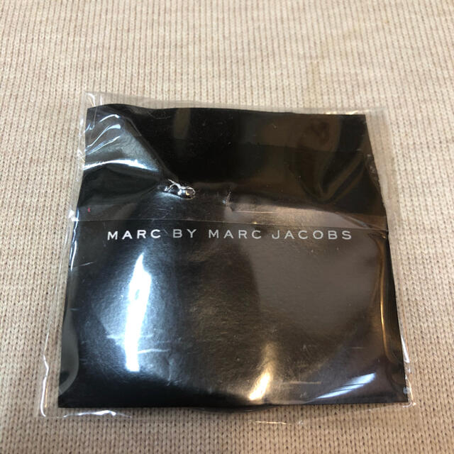 MARC BY MARC JACOBS(マークバイマークジェイコブス)のmarc by marc jacobs 缶バッチ☆非売品☆ レディースのファッション小物(その他)の商品写真