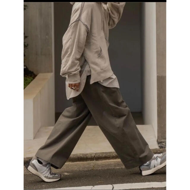 SUNSEA(サンシー)のstudio nicholson volume pants ben メンズのパンツ(チノパン)の商品写真