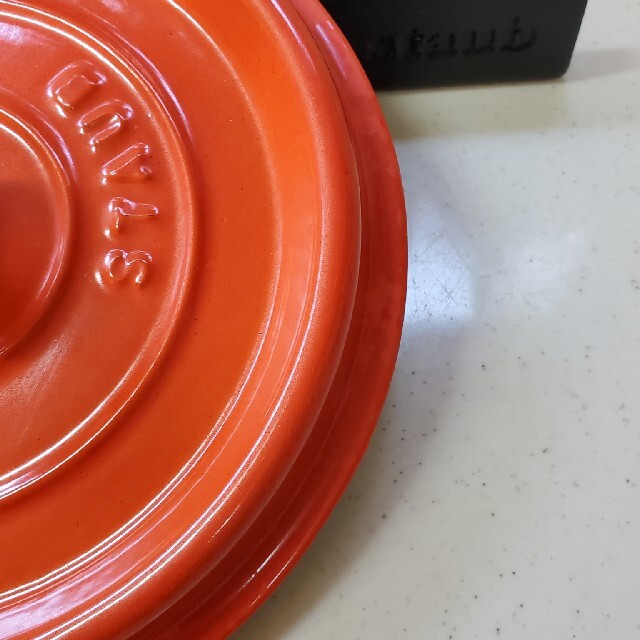 STAUB(ストウブ)のストウブ 鍋 staub ピコココットラウンド 20cm  インテリア/住まい/日用品のキッチン/食器(鍋/フライパン)の商品写真