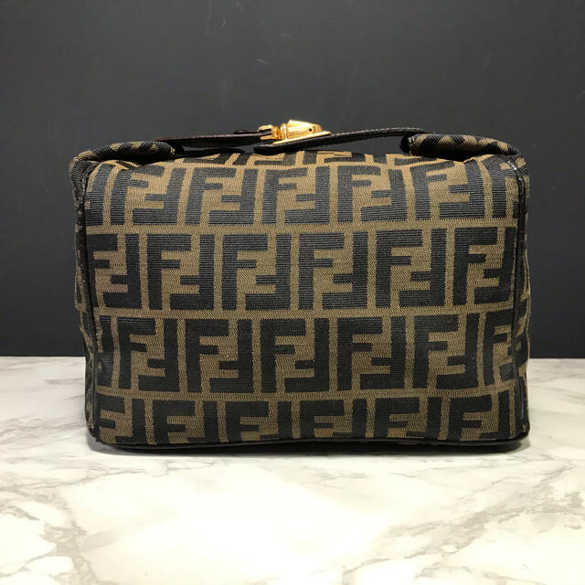 フェンディ☆FENDI ズッカ ハンドル ポーチ 金具付 バニティバッグ 茶系-