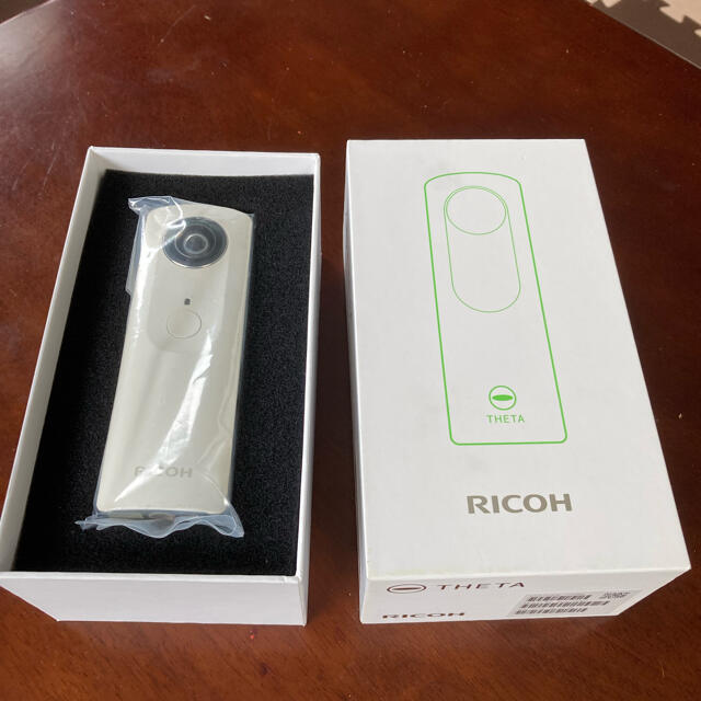 RICOH(リコー)のRicoh THETA リコー　シータ スマホ/家電/カメラのスマホ/家電/カメラ その他(その他)の商品写真