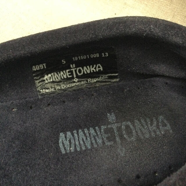 Minnetonka(ミネトンカ)のミネトンカ モカシン　ネイビー　5 22cm ウィメンズ　デッキシューズ レディースの靴/シューズ(スリッポン/モカシン)の商品写真